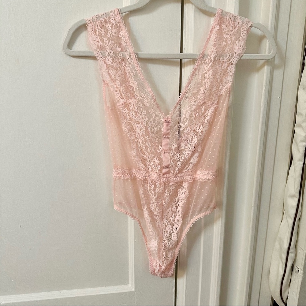 Victoria’s Secret Floral/Polka Dot Lace Detailed Bodysuit - Size: XS